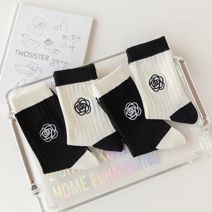 Japanese Embroidered Flowers Trendy Black Mid-tube Socks