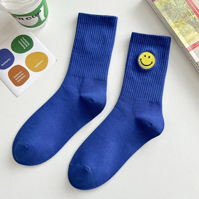 solid-color-medium-tube-socks-for-womens-fresh-smiling-face-pattern-simple-style-comfortable-breathable-girl-socks