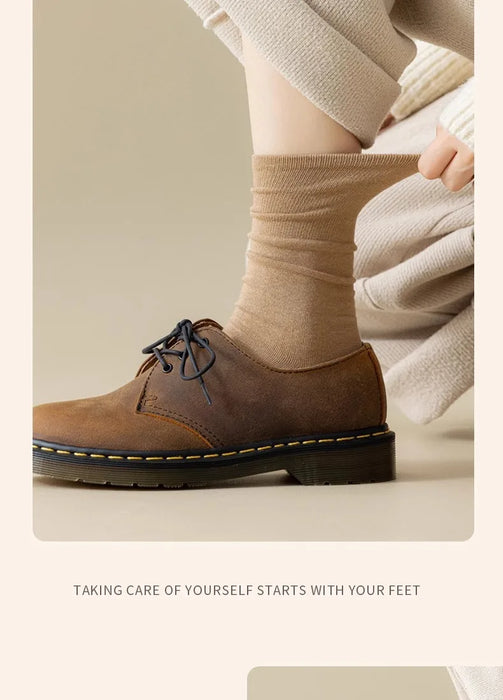 5-pairs-of-womens-socks-mid-tube-stacked-socks-solid-color-flat-bottom-casual-socks-black-and-white-spring-and-autumn-socks