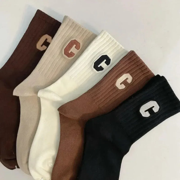 5-pairs-of-womens-c-letter-printed-socks-fashionable-and-versatile-mid-length-socks-casual-and-comfortable-sports-socks