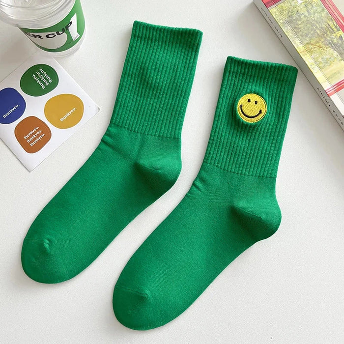 solid-color-medium-tube-socks-for-womens-fresh-smiling-face-pattern-simple-style-comfortable-breathable-girl-socks