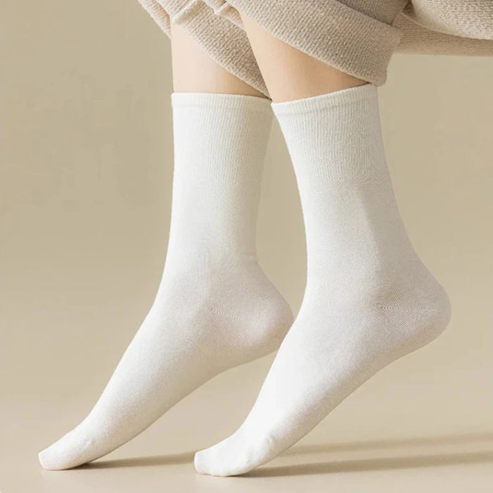5-pairs-of-womens-socks-mid-tube-stacked-socks-solid-color-flat-bottom-casual-socks-black-and-white-spring-and-autumn-socks