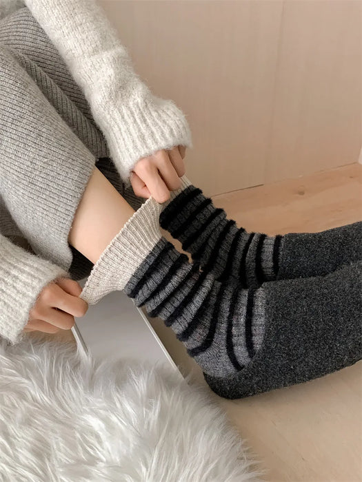Wool Stripe Designer Socks Middle Tube