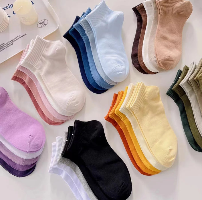 15 Pairs of Fashionable Solid Colour Short Socks