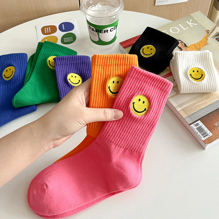 solid-color-medium-tube-socks-for-womens-fresh-smiling-face-pattern-simple-style-comfortable-breathable-girl-socks