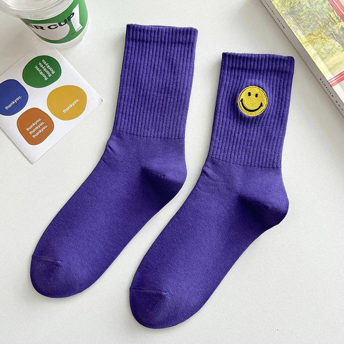 solid-color-medium-tube-socks-for-womens-fresh-smiling-face-pattern-simple-style-comfortable-breathable-girl-socks