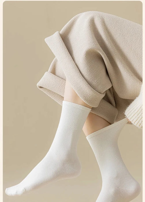 5-pairs-of-womens-socks-mid-tube-stacked-socks-solid-color-flat-bottom-casual-socks-black-and-white-spring-and-autumn-socks