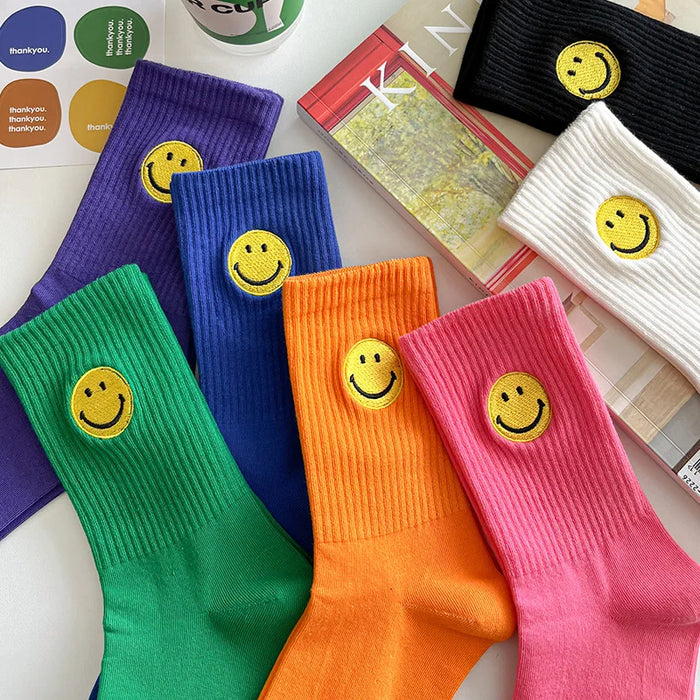solid-color-medium-tube-socks-for-womens-fresh-smiling-face-pattern-simple-style-comfortable-breathable-girl-socks