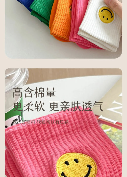 solid-color-medium-tube-socks-for-womens-fresh-smiling-face-pattern-simple-style-comfortable-breathable-girl-socks